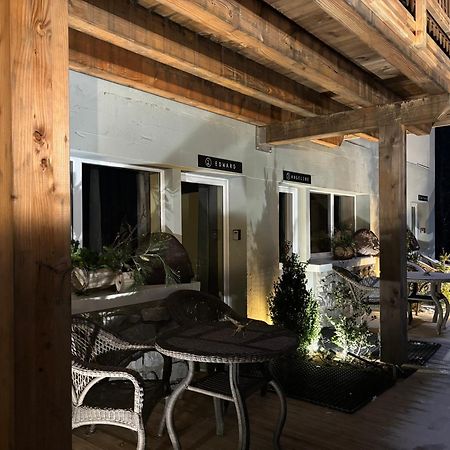 Les Secrets - Suites & Apartments มงทริองด์ ภายนอก รูปภาพ
