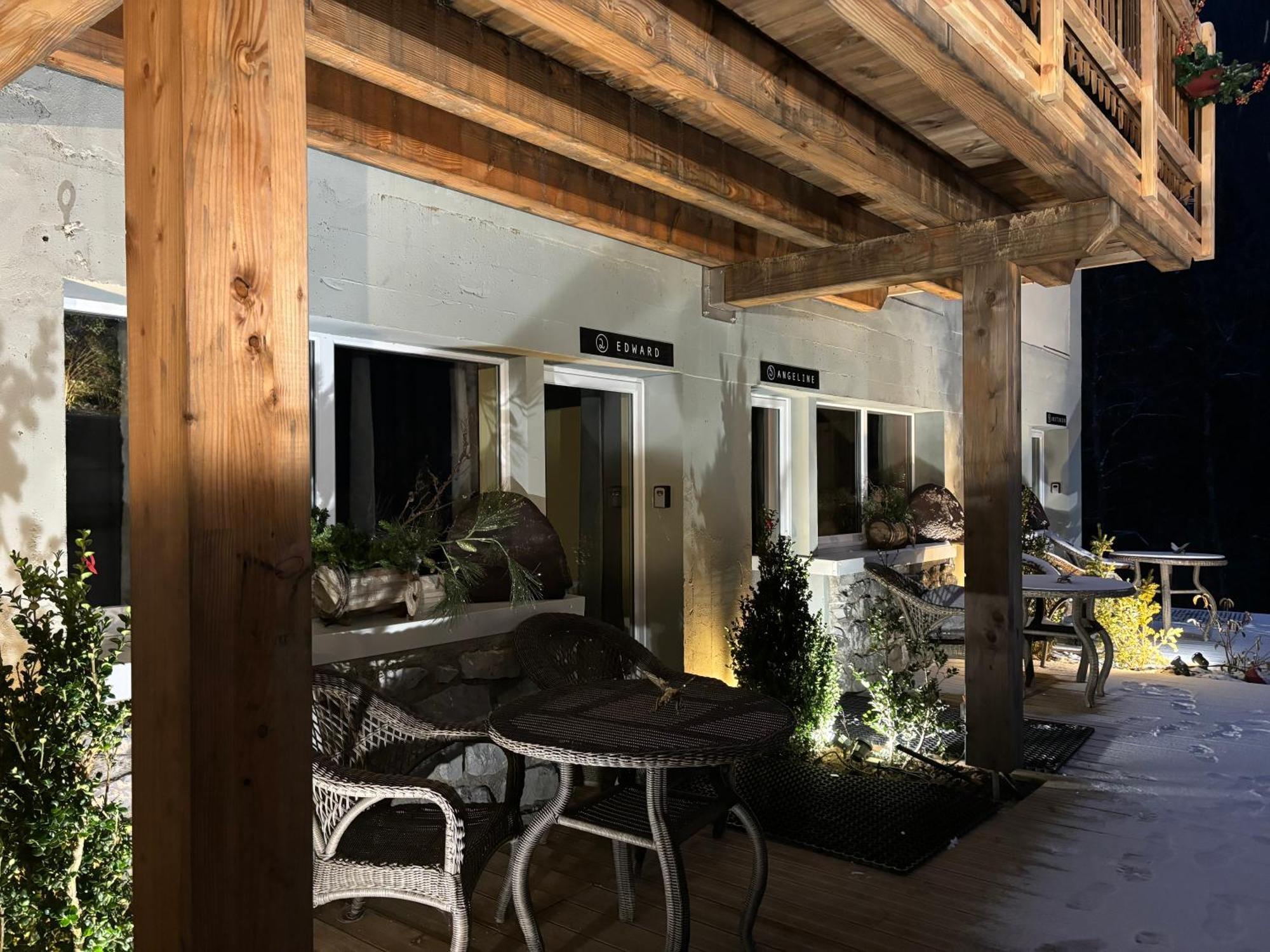 Les Secrets - Suites & Apartments มงทริองด์ ภายนอก รูปภาพ