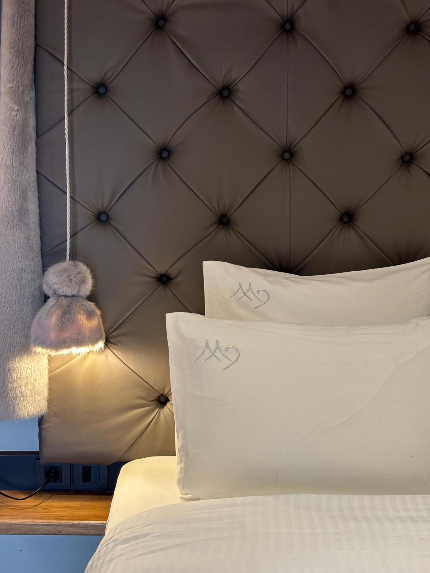 Les Secrets - Suites & Apartments มงทริองด์ ภายนอก รูปภาพ