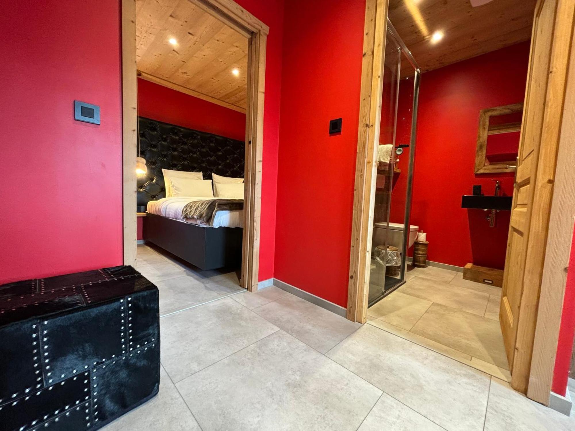 Les Secrets - Suites & Apartments มงทริองด์ ภายนอก รูปภาพ