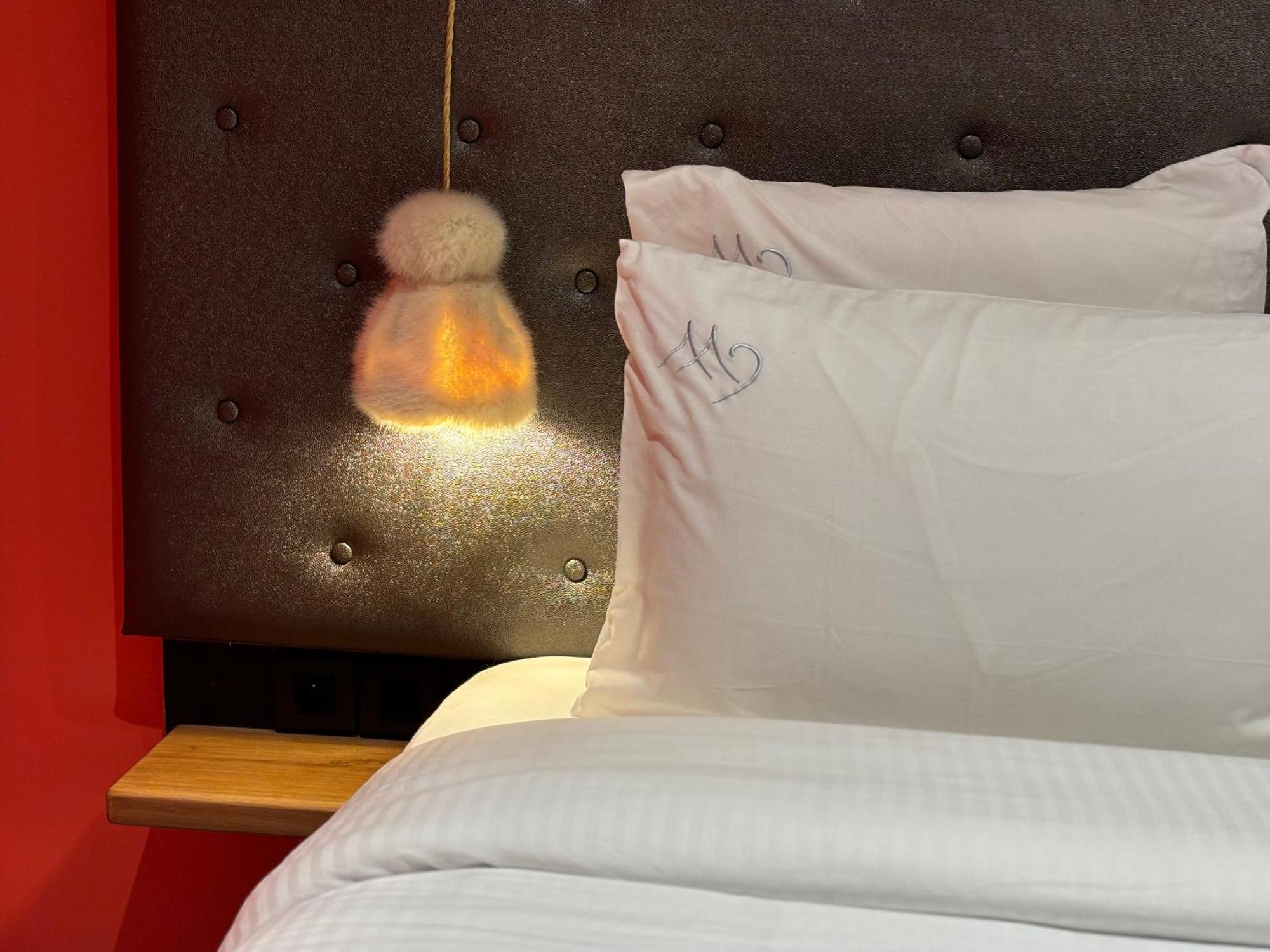 Les Secrets - Suites & Apartments มงทริองด์ ภายนอก รูปภาพ