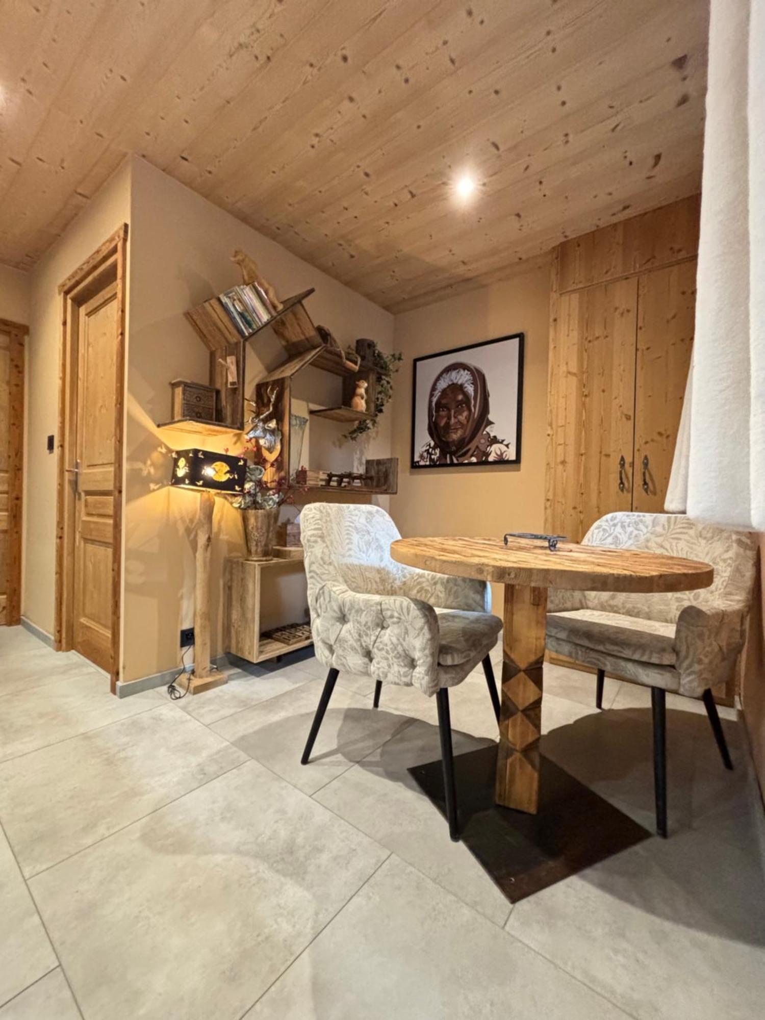 Les Secrets - Suites & Apartments มงทริองด์ ภายนอก รูปภาพ