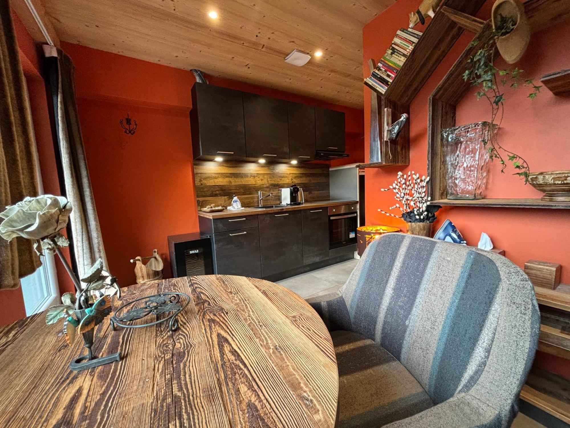 Les Secrets - Suites & Apartments มงทริองด์ ภายนอก รูปภาพ