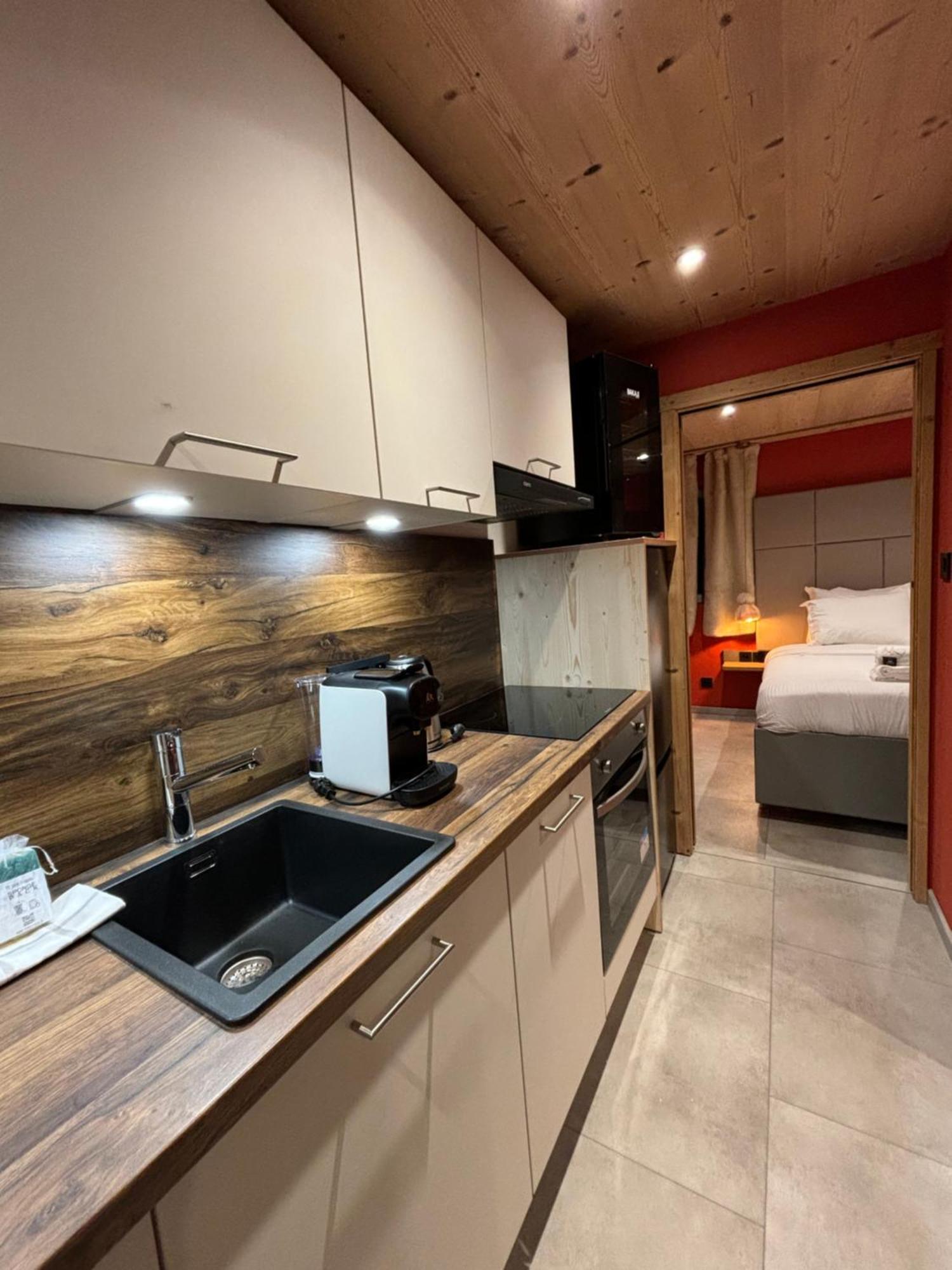 Les Secrets - Suites & Apartments มงทริองด์ ภายนอก รูปภาพ